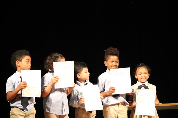 Kindergarten receives honor roll certificates