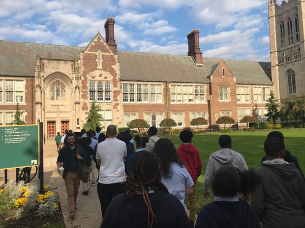 Eighth grade students arrive on campus at NJCU